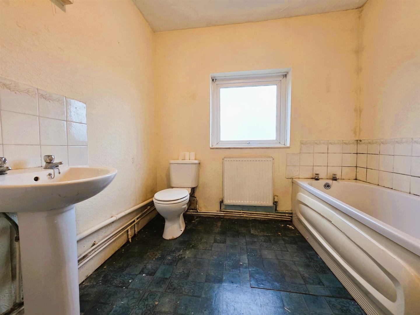 Afon Road, Llangennech, Llanelli, SA14 8TS